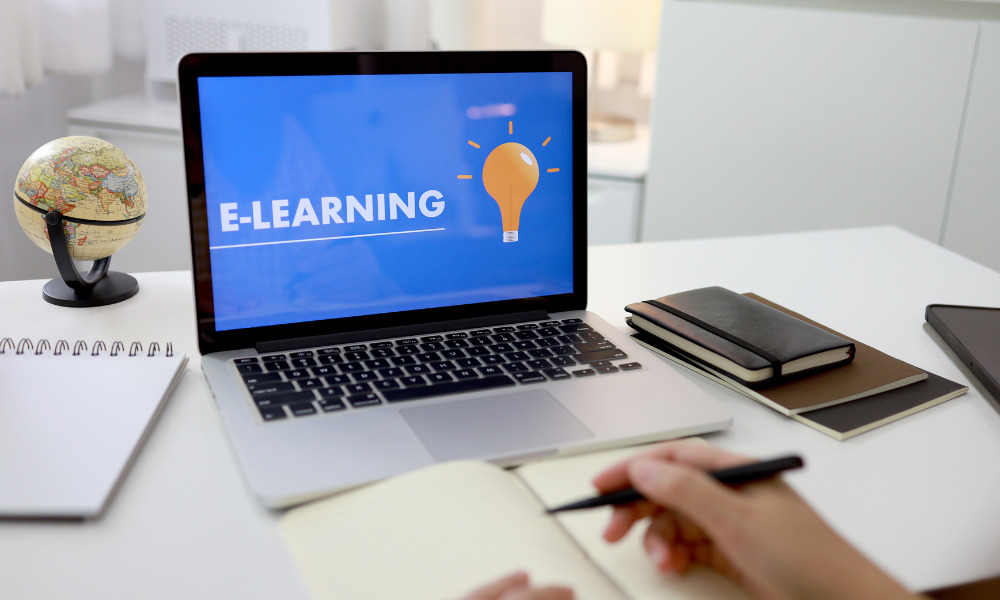 Warum ein E-Learning sinnvoll ist und welche Vorteile es bringt, online zu lernen, darum geht es in diesem Artikel
